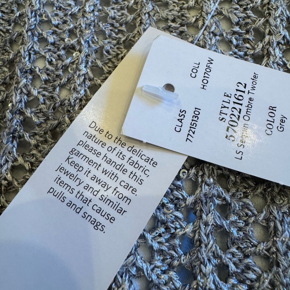 1010 NWT White House Black Market metallic top - Picture 7 of 7